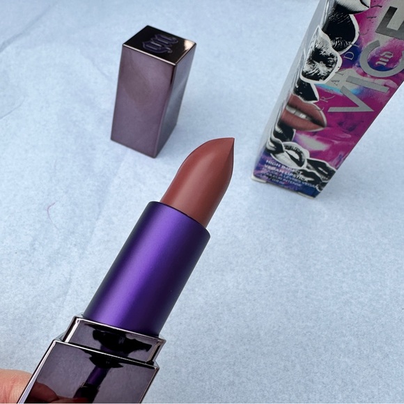 URBAN DECAY Vice shade: what’s your sign  ( Hydrating Lipstick) - Picture 7 of 16